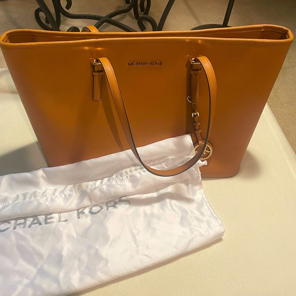 NWOT MICHAEL Michael Kors Brown Rivington Extra Large Tote
